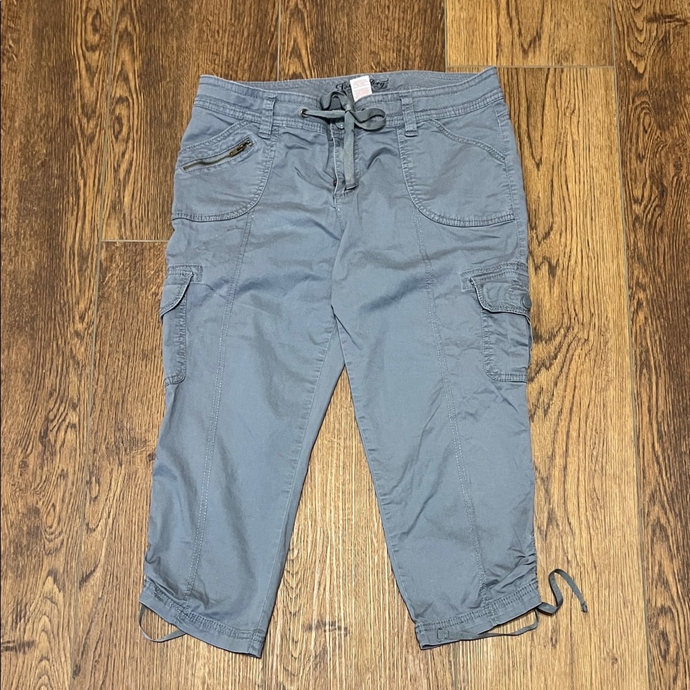 Faded Glory Light Gray Capris